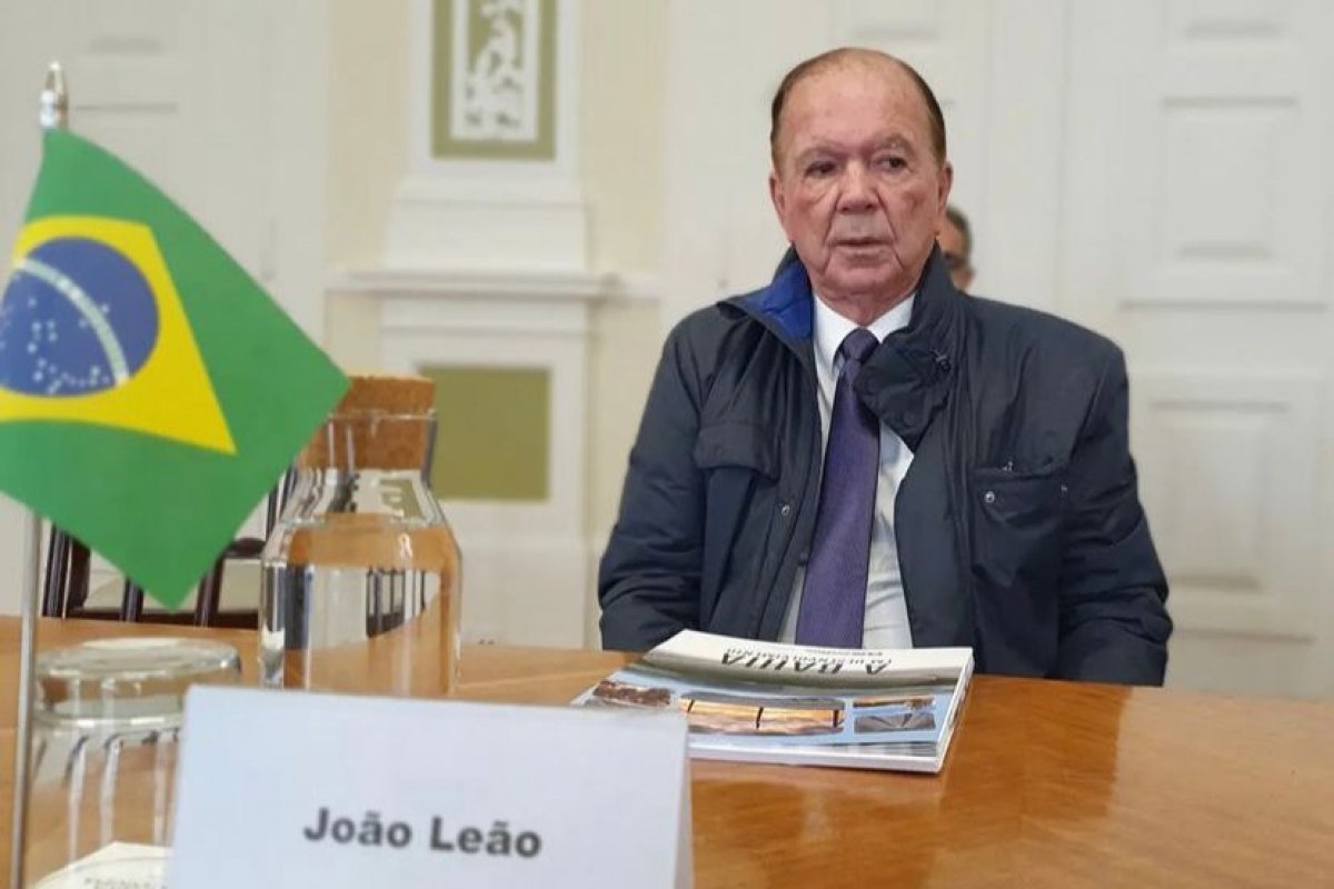 Leão diz que vai viver 'campanha maravilhosa' com ACM Neto 