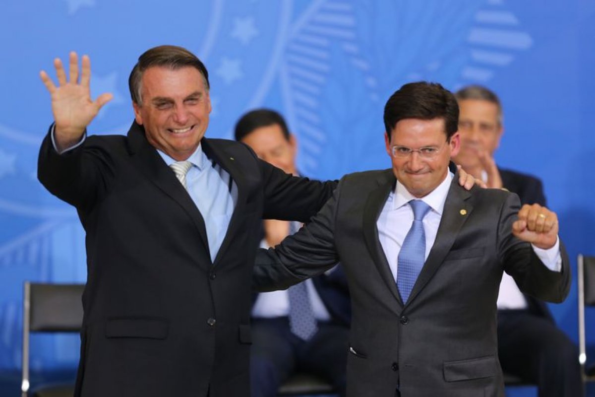 "Excelente opção para governar a Bahia a partir do ano que vem", diz Bolsonaro sobre João Roma 
