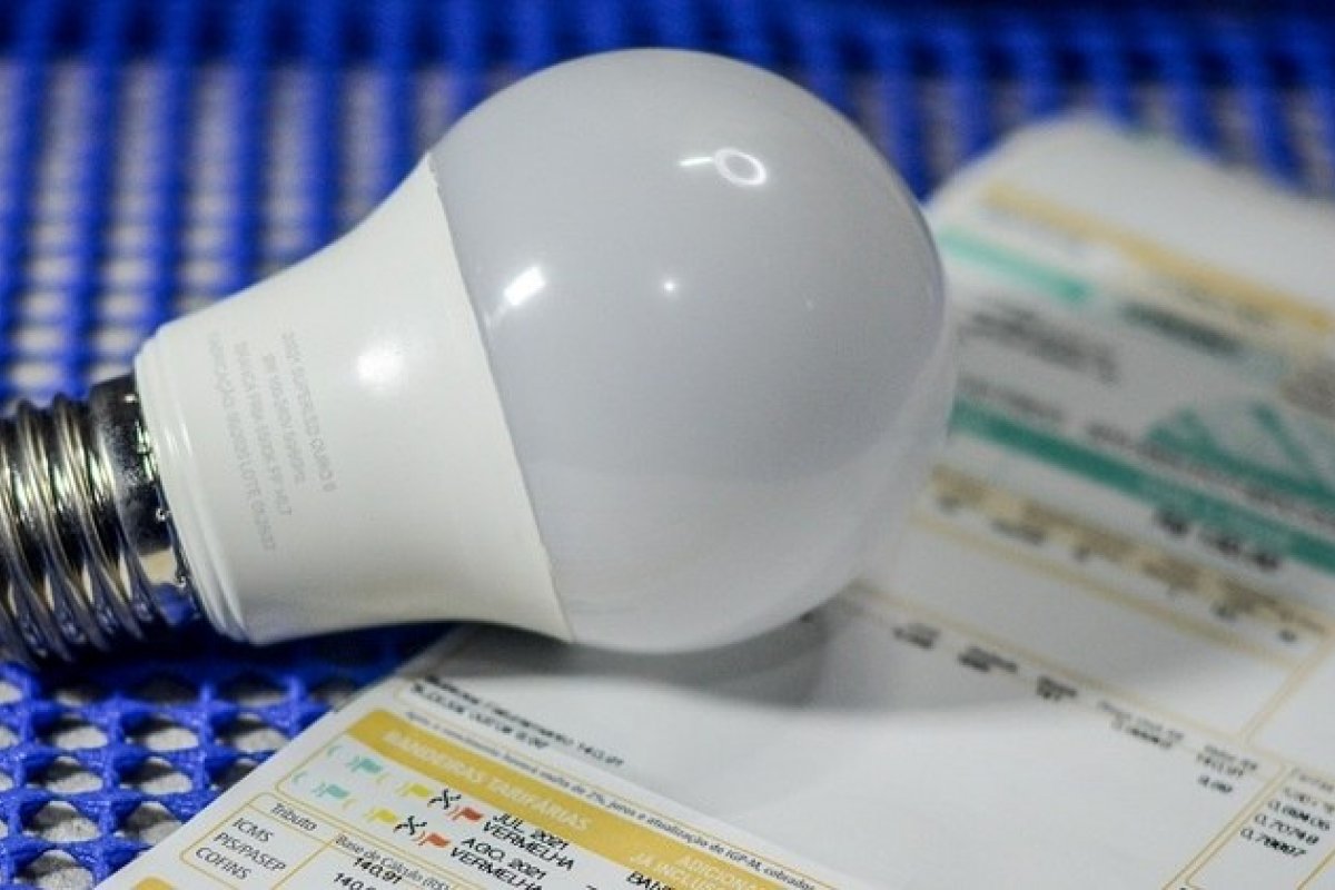 Com alta do diesel, contas de luz devem ficar mais caras no Brasil 