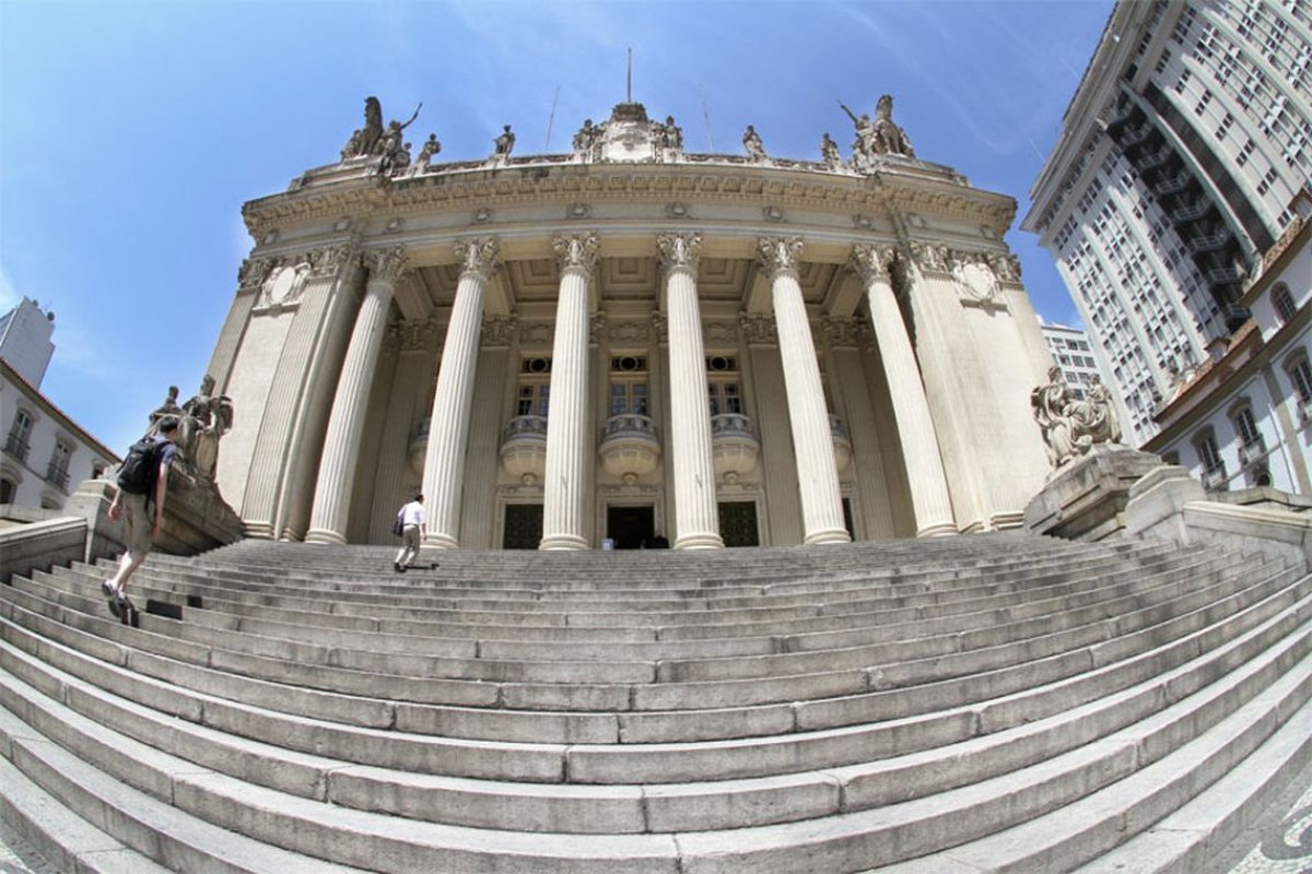 Alerj decide nesta segunda (21) se deve soltar deputados presos