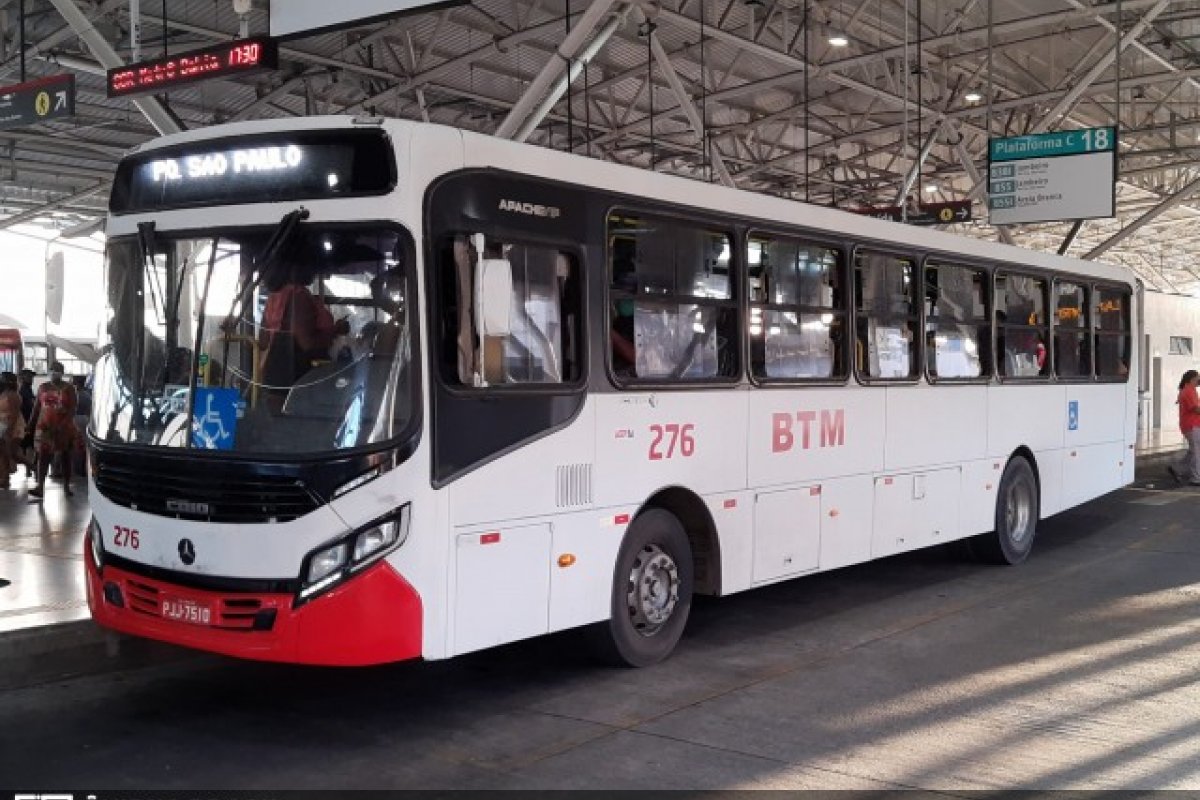 Ônibus metropolitanos voltam a circular nesta sexta (18) após paralisação de rodoviários