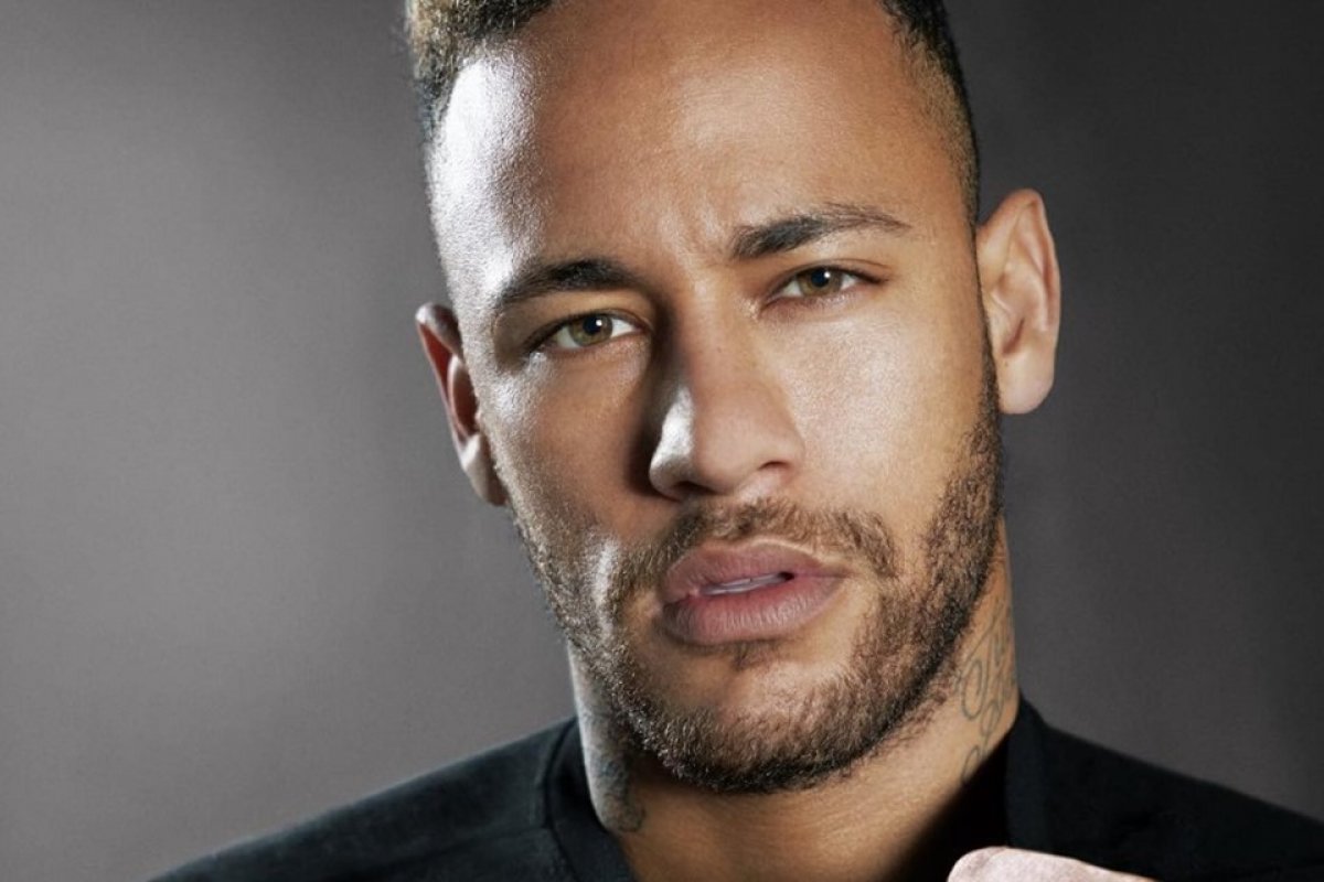Neymar passa sufoco com sua Ferrari avaliada em 4 milhões de reais 