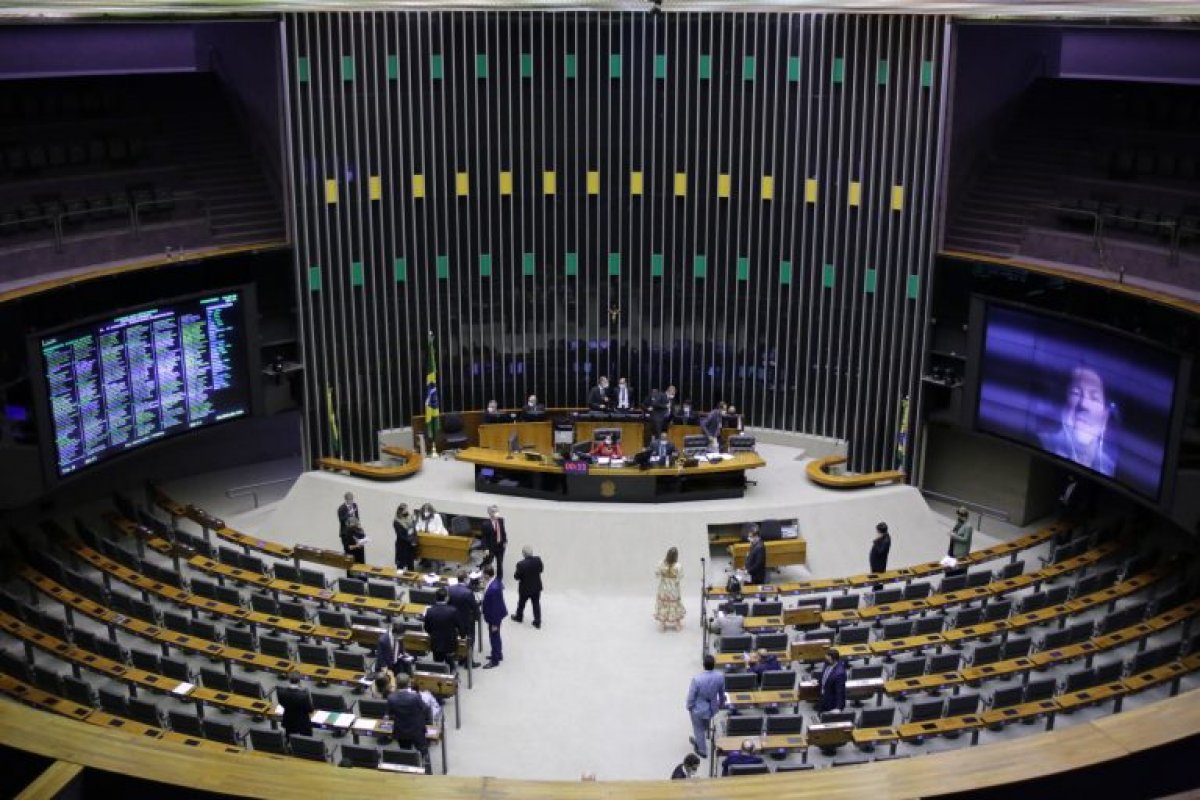 Congresso rejeita veto de Bolsonaro à prorrogação de concursos homologados antes da pandemia