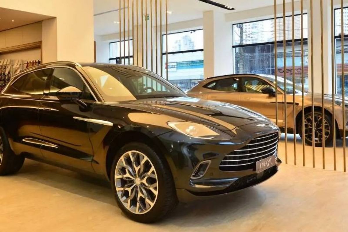 Aston Martin abre concessionária em SP para vender esportivos de quase R$ 5 milhões 