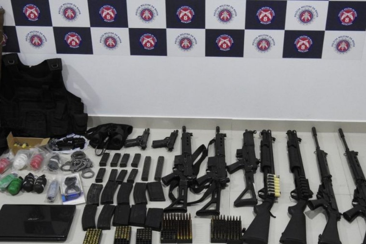 Policial Militar de Minas Gerais é preso com armas e granadas em Porto Seguro, no sul da Bahia