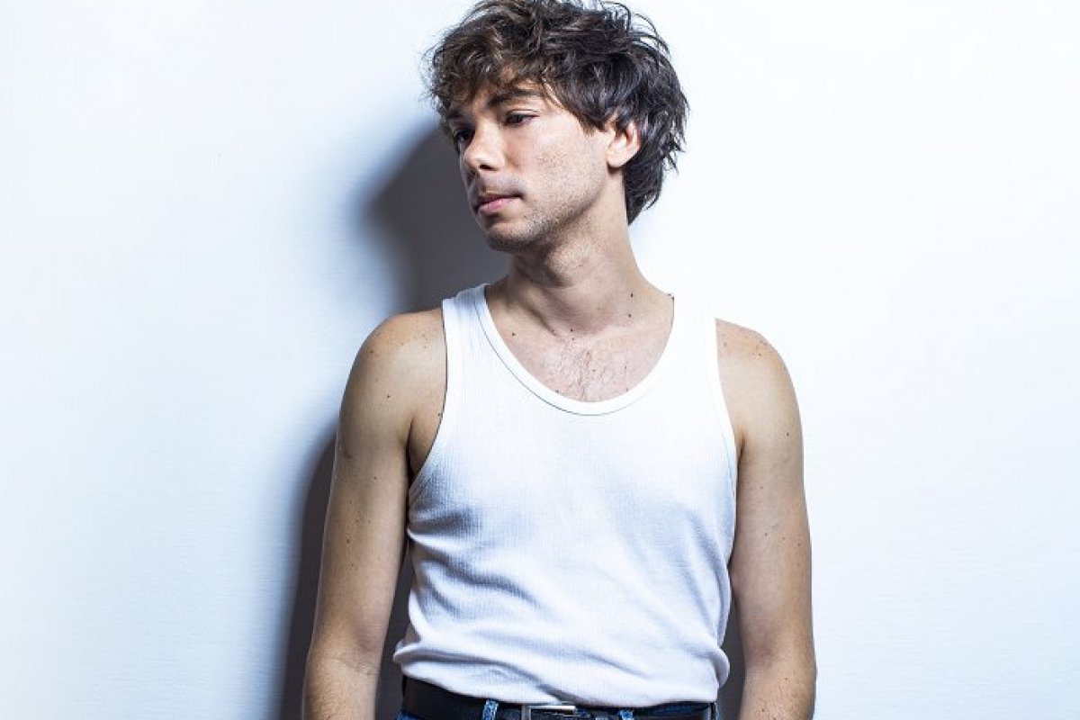 Pernambucano Vitor Araújo lança novo EP “M-II”  