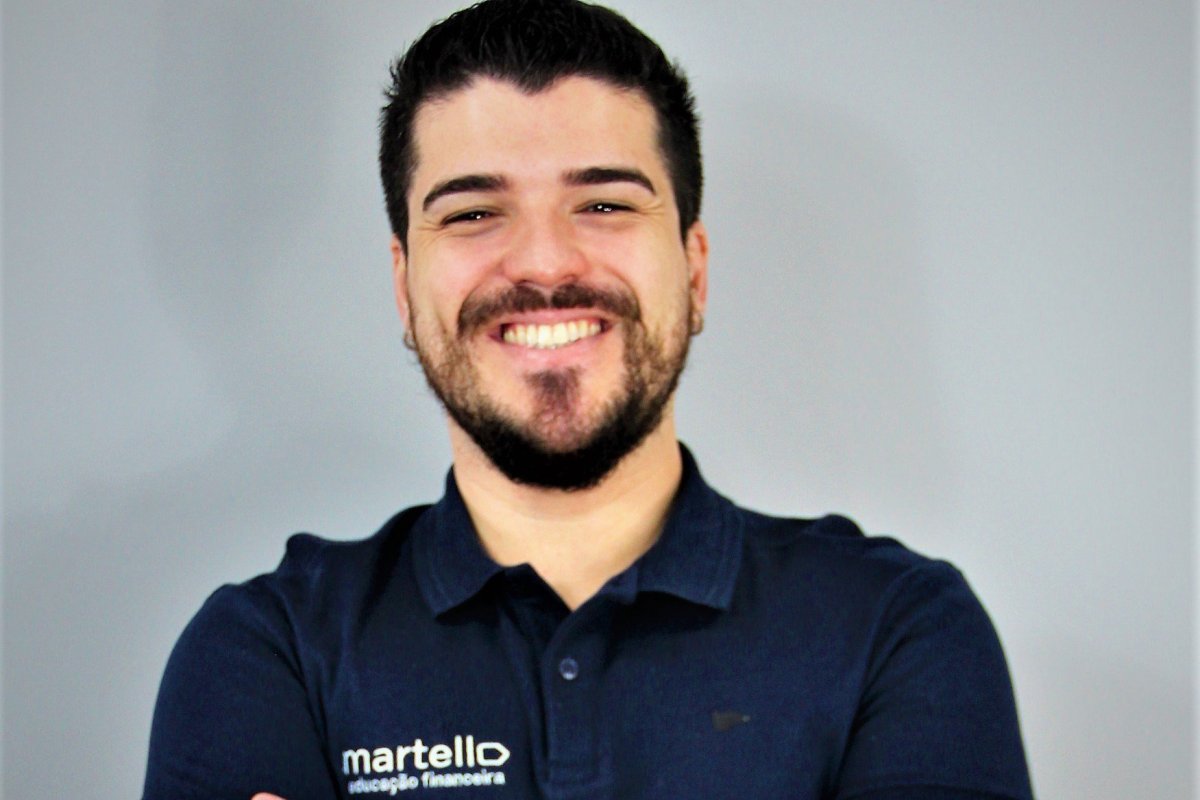 Thiago Martello, fundador da Martello Educação Financeira, revela as principais dúvidas de grande parte da população endividada, além de apontar possíveis soluções financeiras   