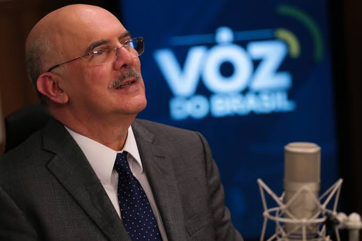 Ministro da Educação nega que direcione recursos para pastores aliados