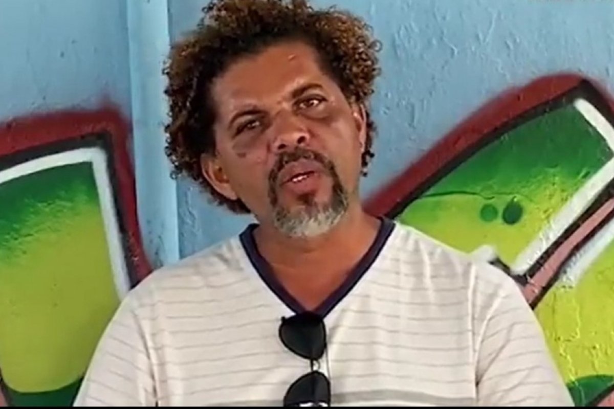 Vídeo: Morador de rua alerta esposa de personal trainer para ter cuidado na próxima vez que parar alguém 