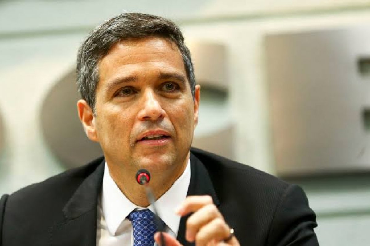 Presidente do BC diz que 'aperto monetário' termina em maio