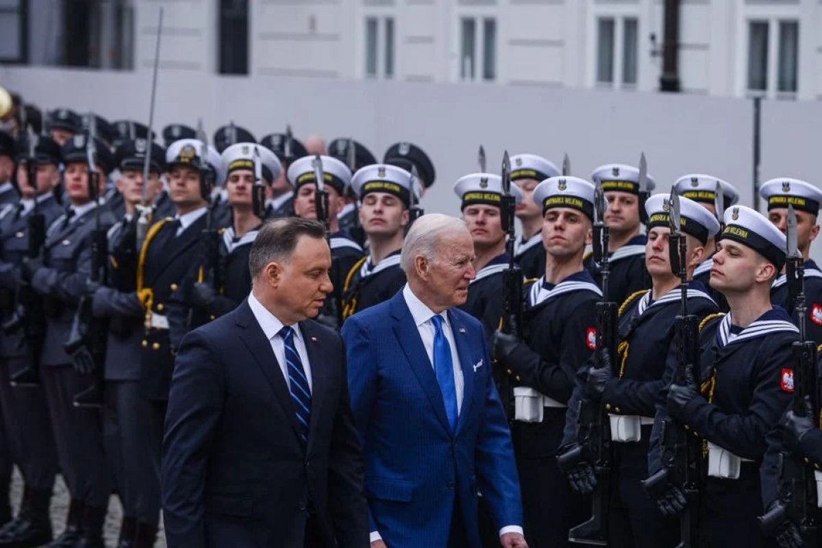 "Açougueiro", diz Joe Biden sobre Vladimir Putin