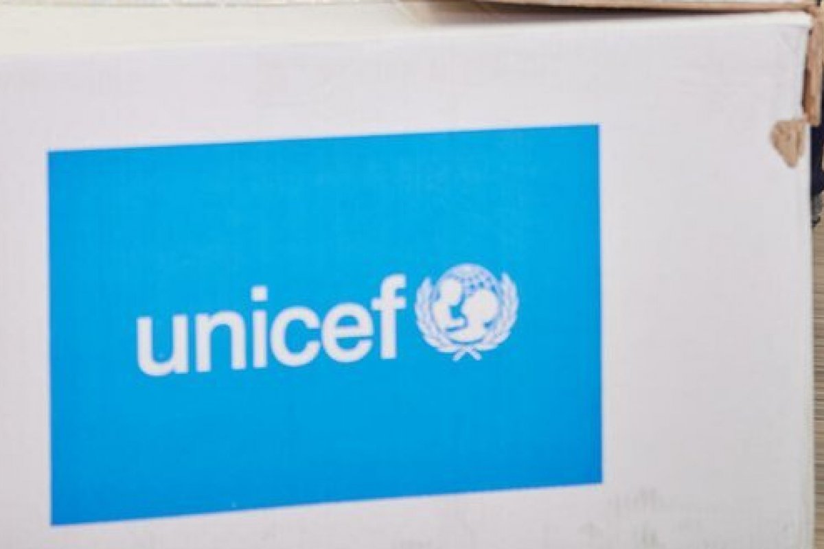 Corrente do bem: Com o apoio da Unicef, Havaianas doa 150 mil dólares para suporte a crianças na Ucrânia   