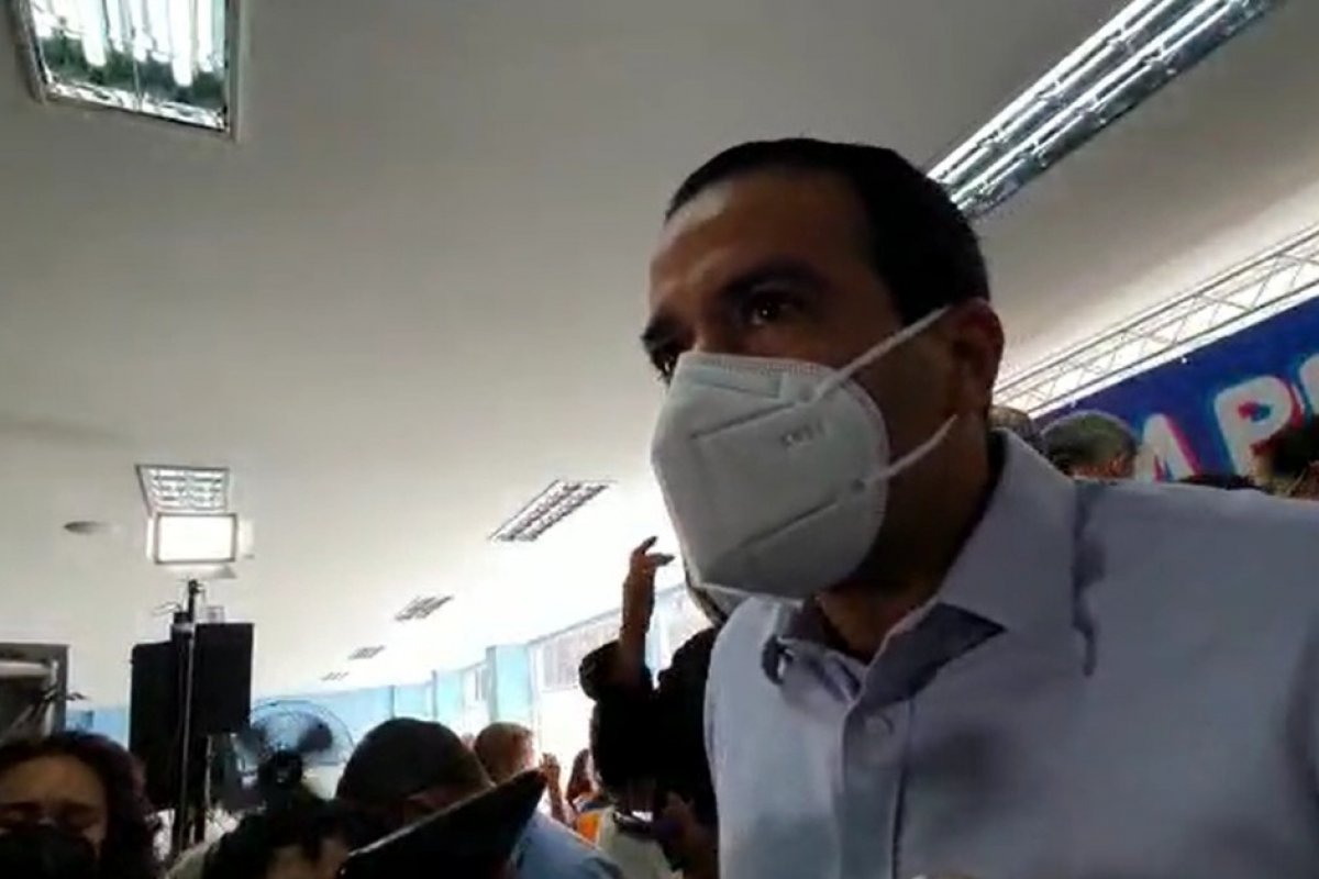 'Eu acho que já é possível tirar a obrigatoriedade das máscaras', diz Bruno Reis 