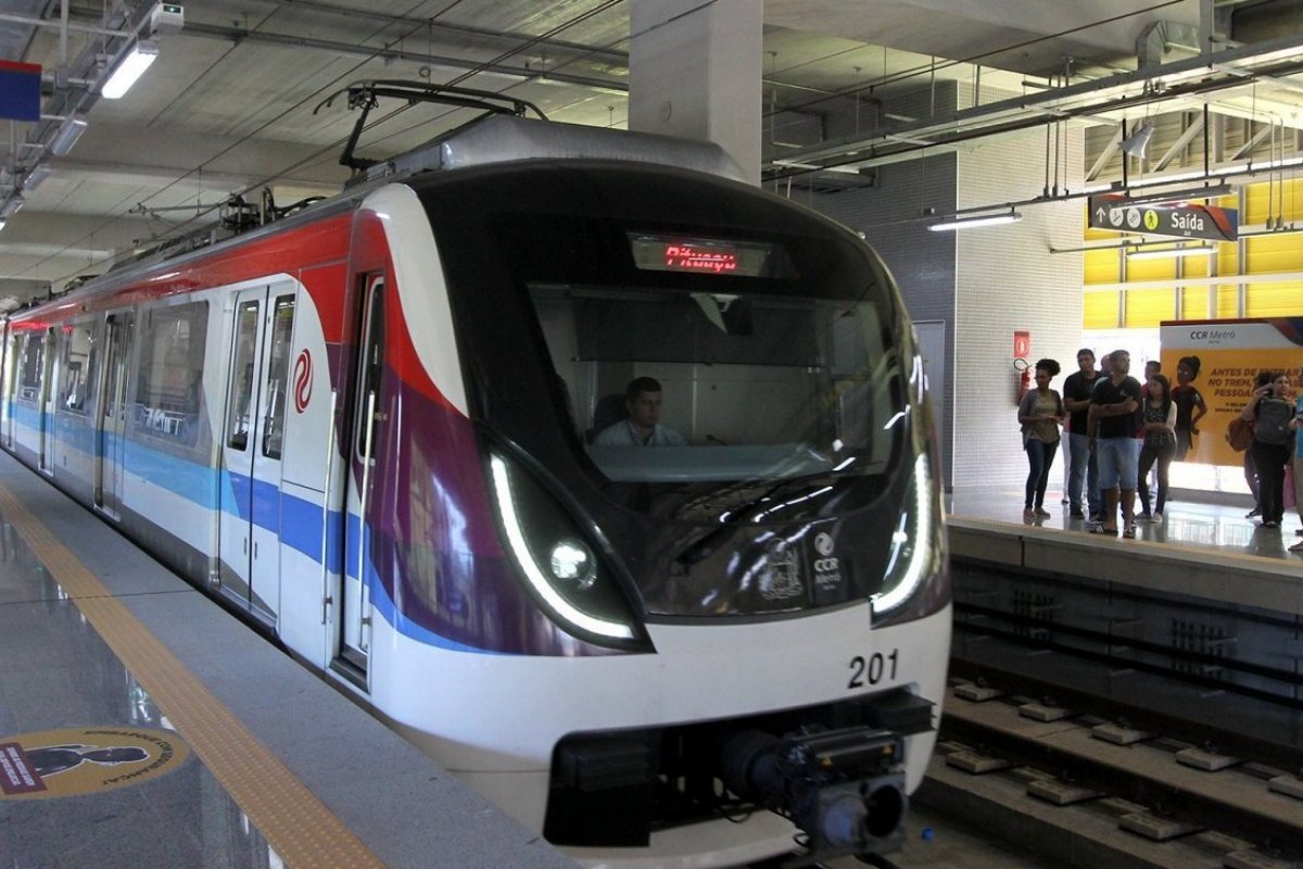 Metrô de Salvador tem cabos furtados e situação provoca lentidão e superlotamento nos trens
