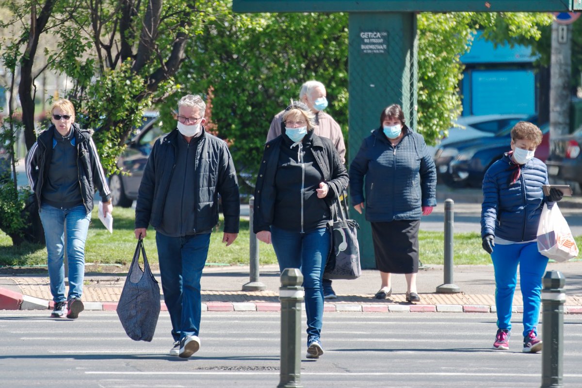 Mundo pode sair da fase emergencial da pandemia em 2022; OMS divulga plano atualizado para covid-19