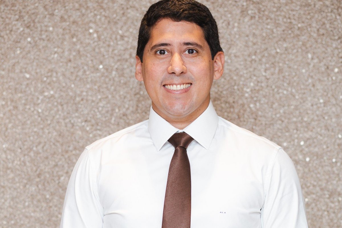 Ginecologista Alexandre Amaral ministra aula online em Congresso no México!  