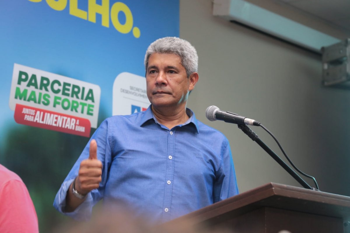 Chapa opositora na Bahia "não tem coragem de assumir o presidente deles", diz Jerônimo 