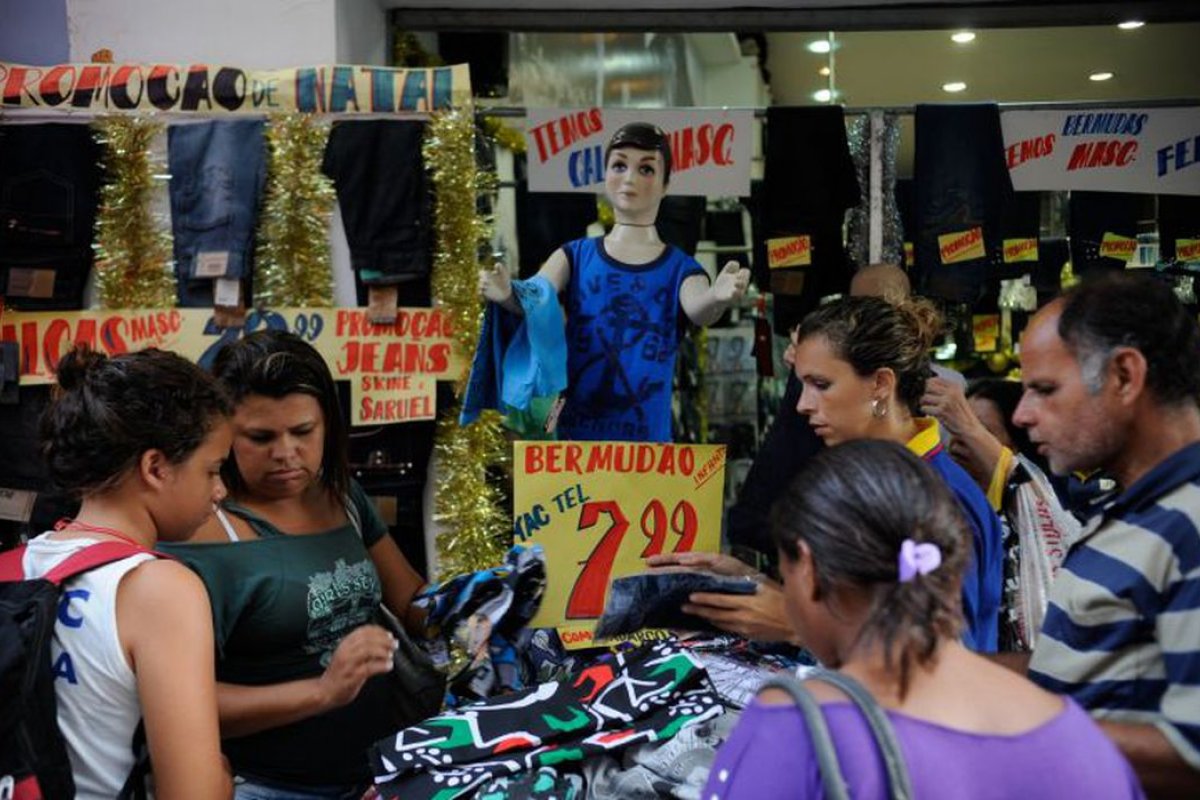 Confiança dos empresários cresce 0,7 ponto em março, aponta FGV