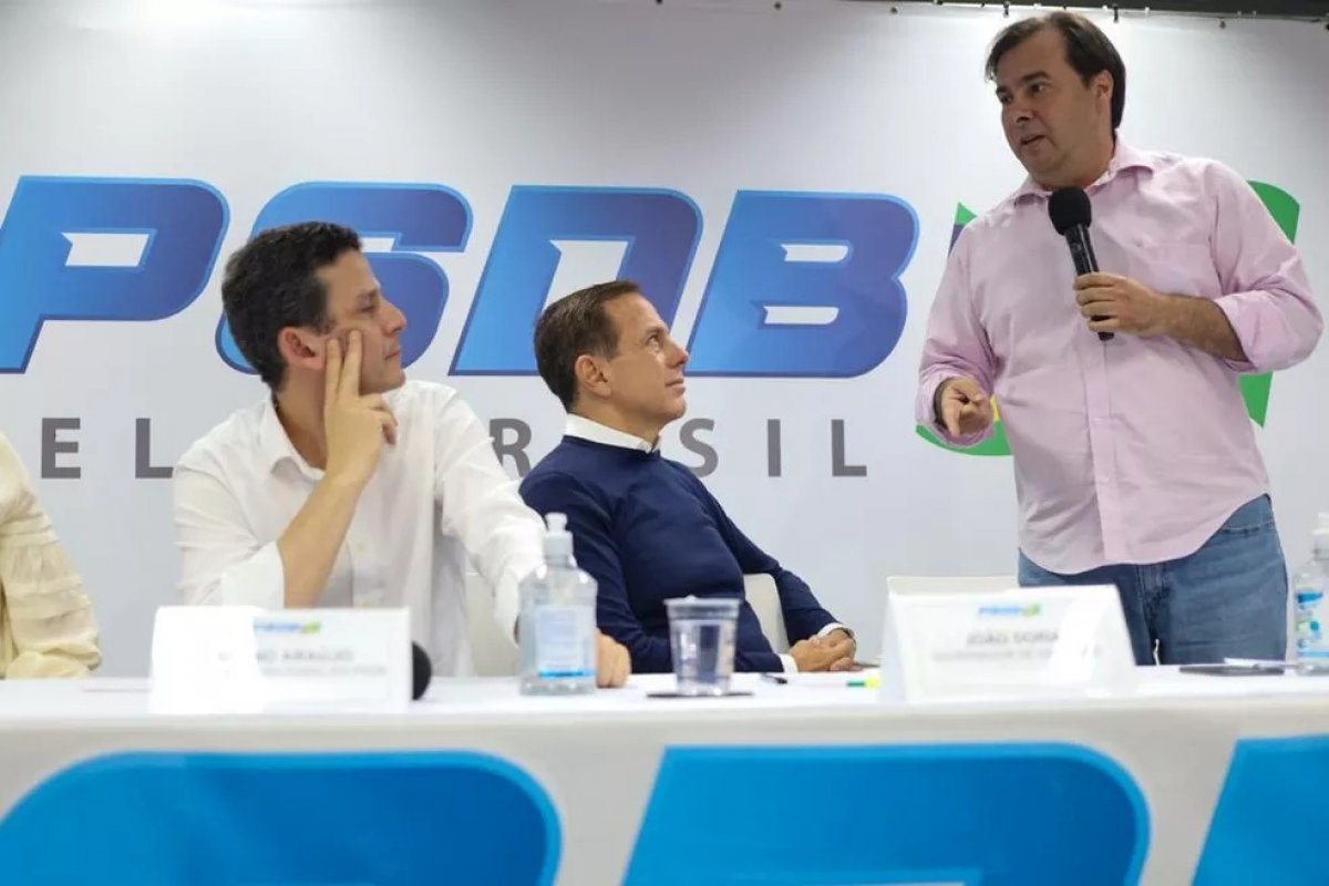 Rodrigo Maia oficializa filiação ao PSDB em São Paulo