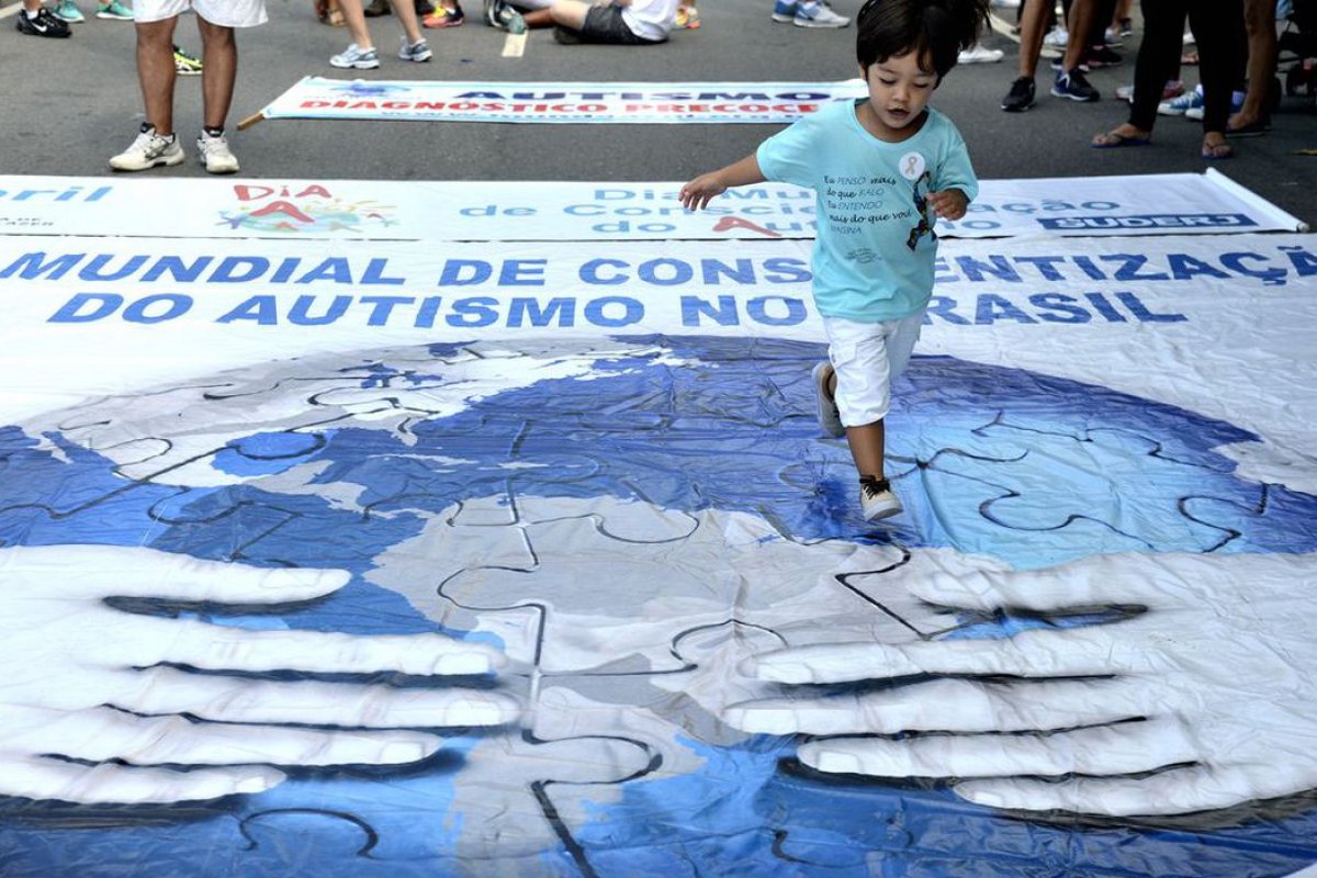 Governo lança programa voltado para crianças e adolescentes portadores do Transtorno do Espectro Autista