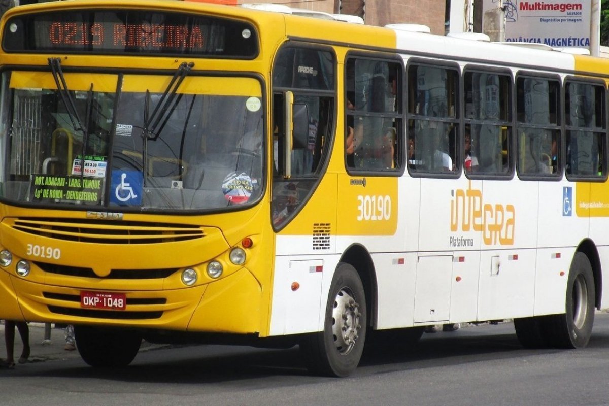 Salvador: ônibus terão itinerário alterado na Av. Tancredo Neves a partir desta segunda-feira (4)