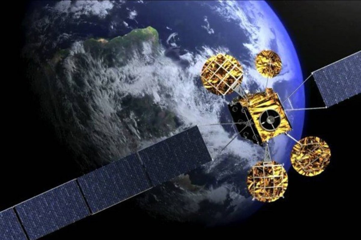 Briga de bilionários: Bezos fecha acordo para lançar mais de 3 mil satélites de internet e pode virar concorrente da Space X, de Elon Musk