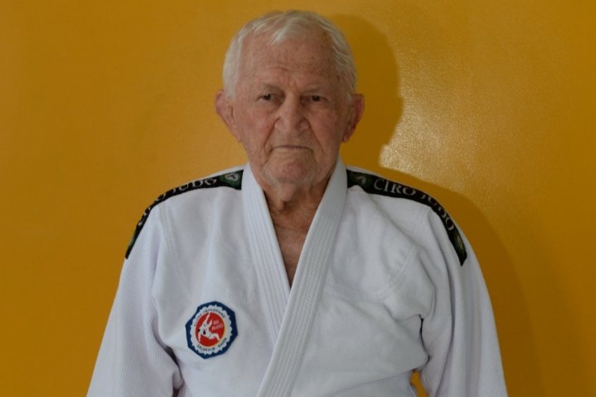 Livro mostra trajetória e homenageia mestre de Judô baiano