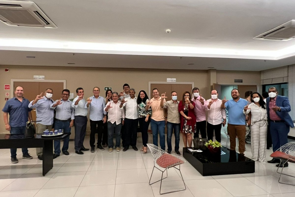 'Juntos podemos fazer mais e melhor', diz Jerônimo em evento para fortalecimento de aliança com prefeituras 