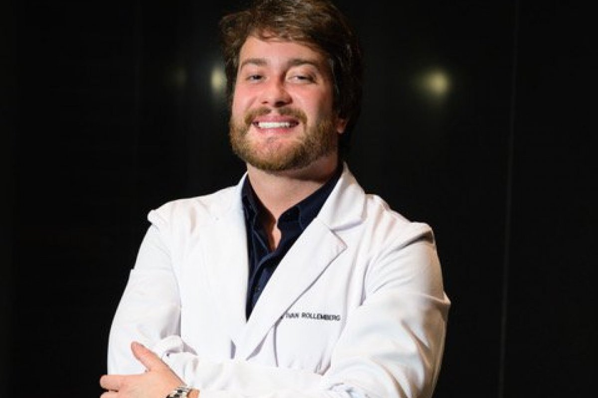 Queridinho dos famosos, o dermatologista Ivan Rollemberg faz maratona de atendimentos no Brasil e treinamentos no exterior