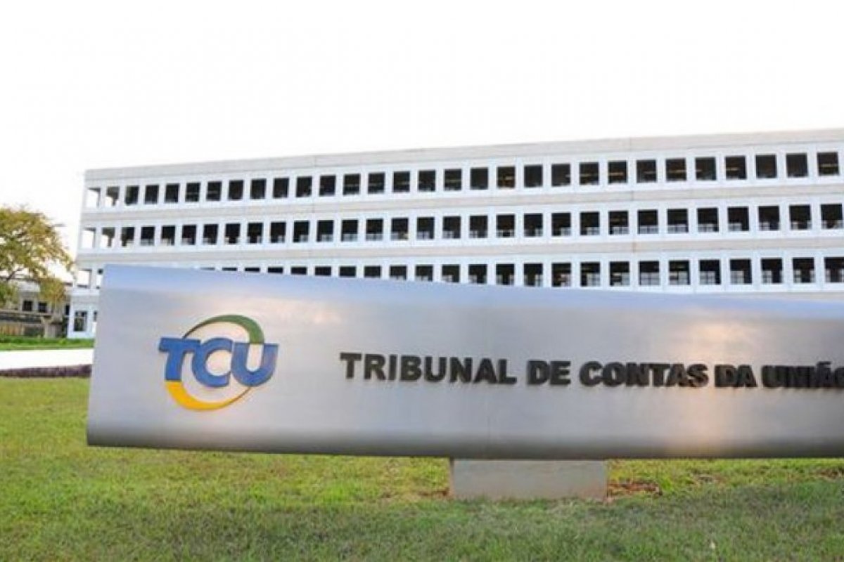 TCU determina que FAB divulgue lista de passageiros em voos