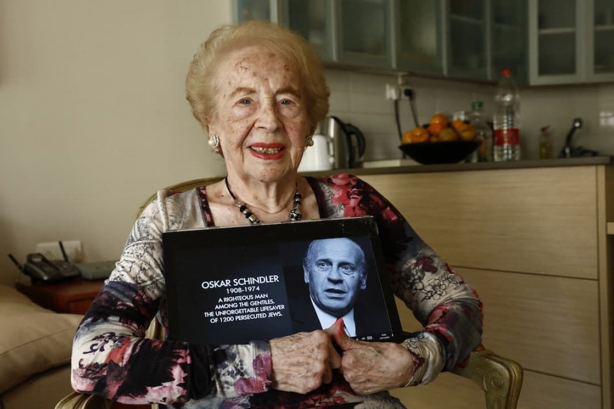 Morre aos 107 anos Mimi Reinhardt, secretária de Schindler, que salvou judeus no nazismo