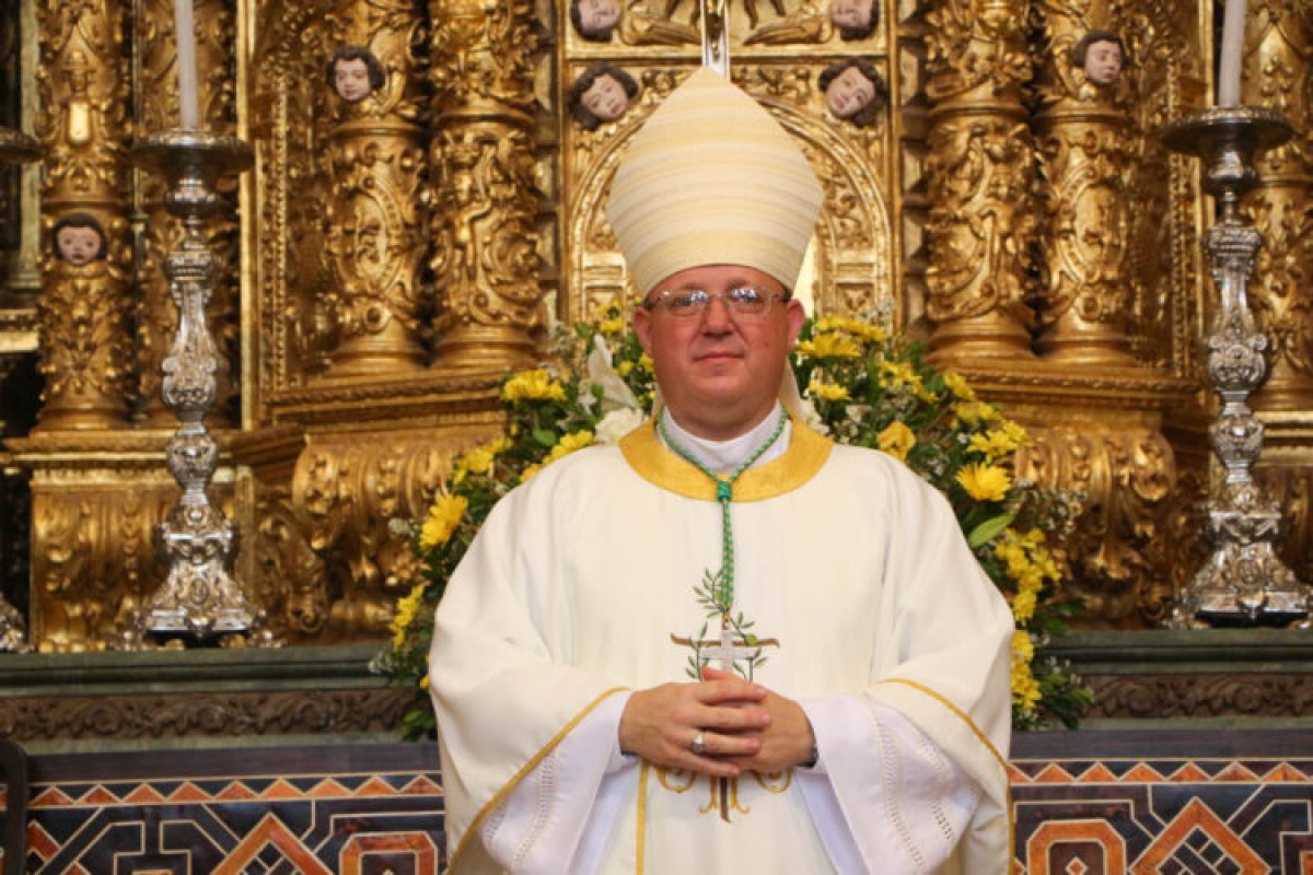 'Celebrar a ressurreição de Jesus é celebrar a esperança de uma vida nova', diz Dom Valter Magno