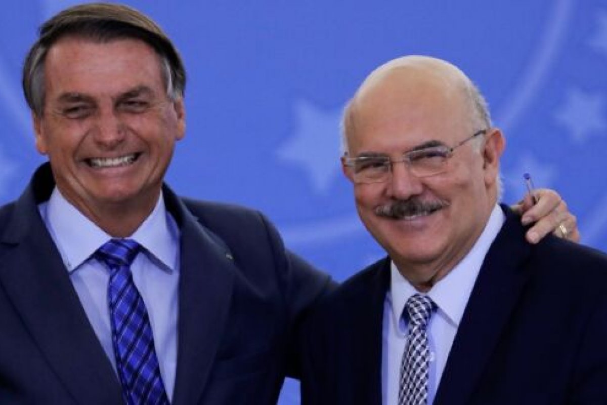 AGU pede que TSE arquive pedido para investigar Bolsonaro por favorecimento de pastores no MEC