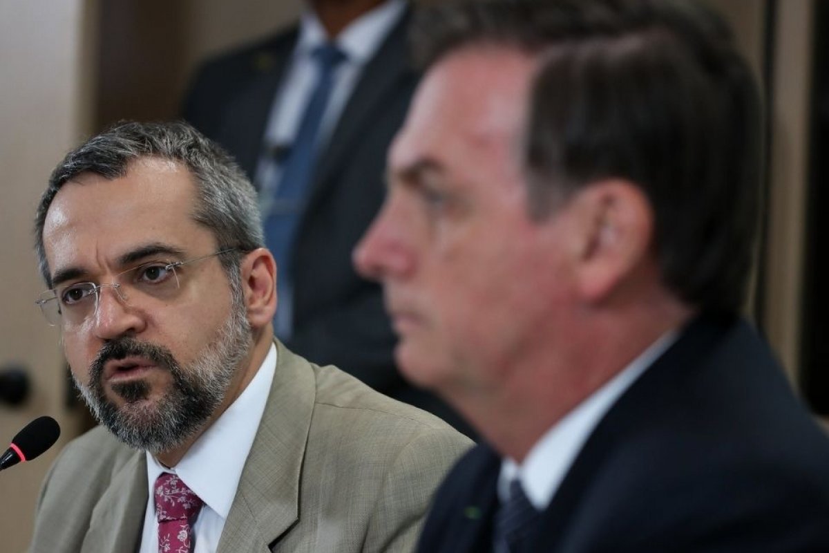  Abraham Weintraub diz que recebeu ordem de Bolsonaro para entregar FNDE ao Centrão