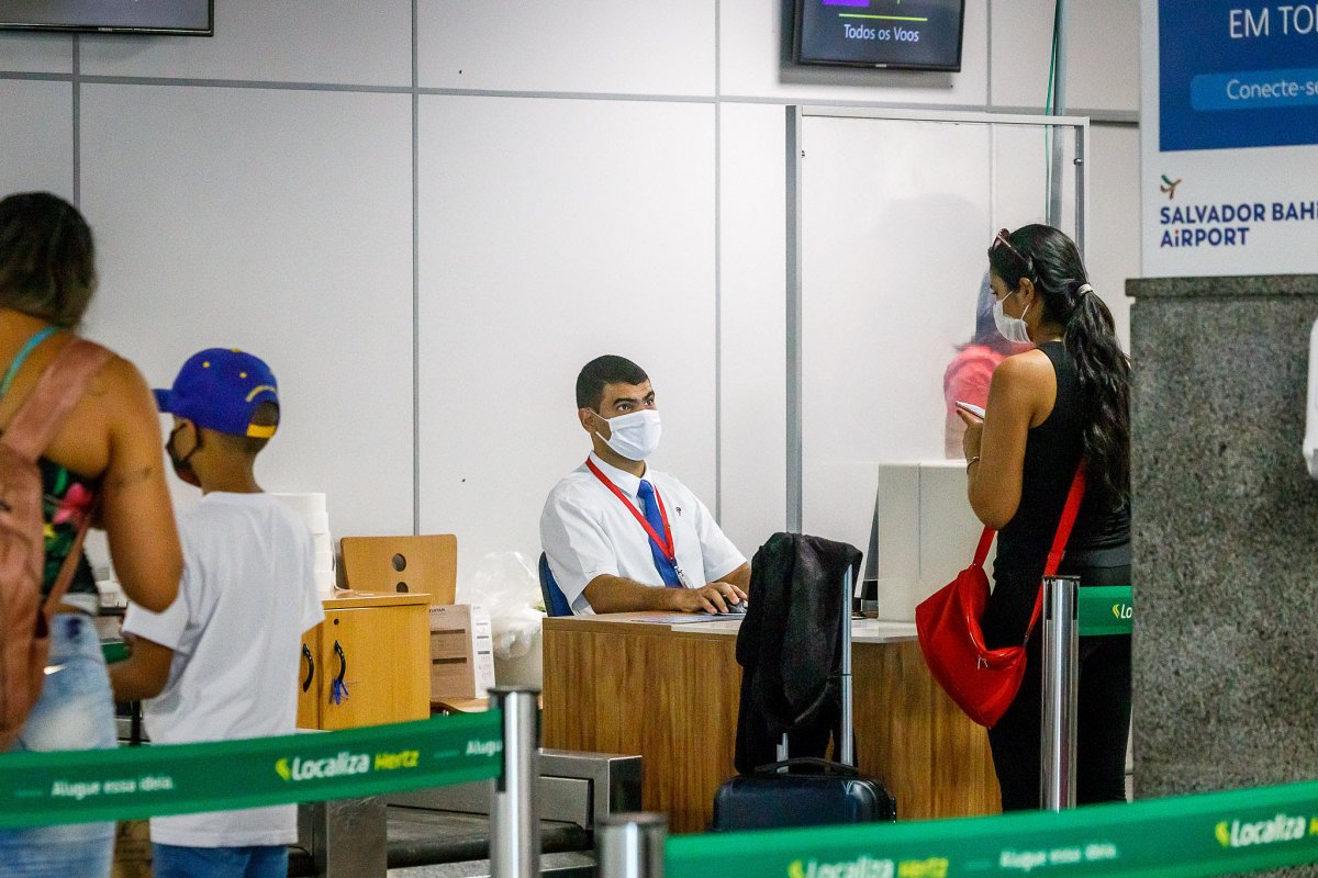 Aeroporto de Salvador: uso de máscaras continua obrigatório em áreas de acesso restrito