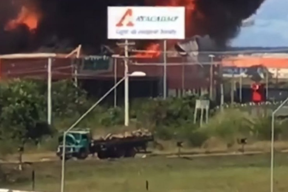 Vitória da Conquista: incêndio em supermercado é controlado após quatro dias