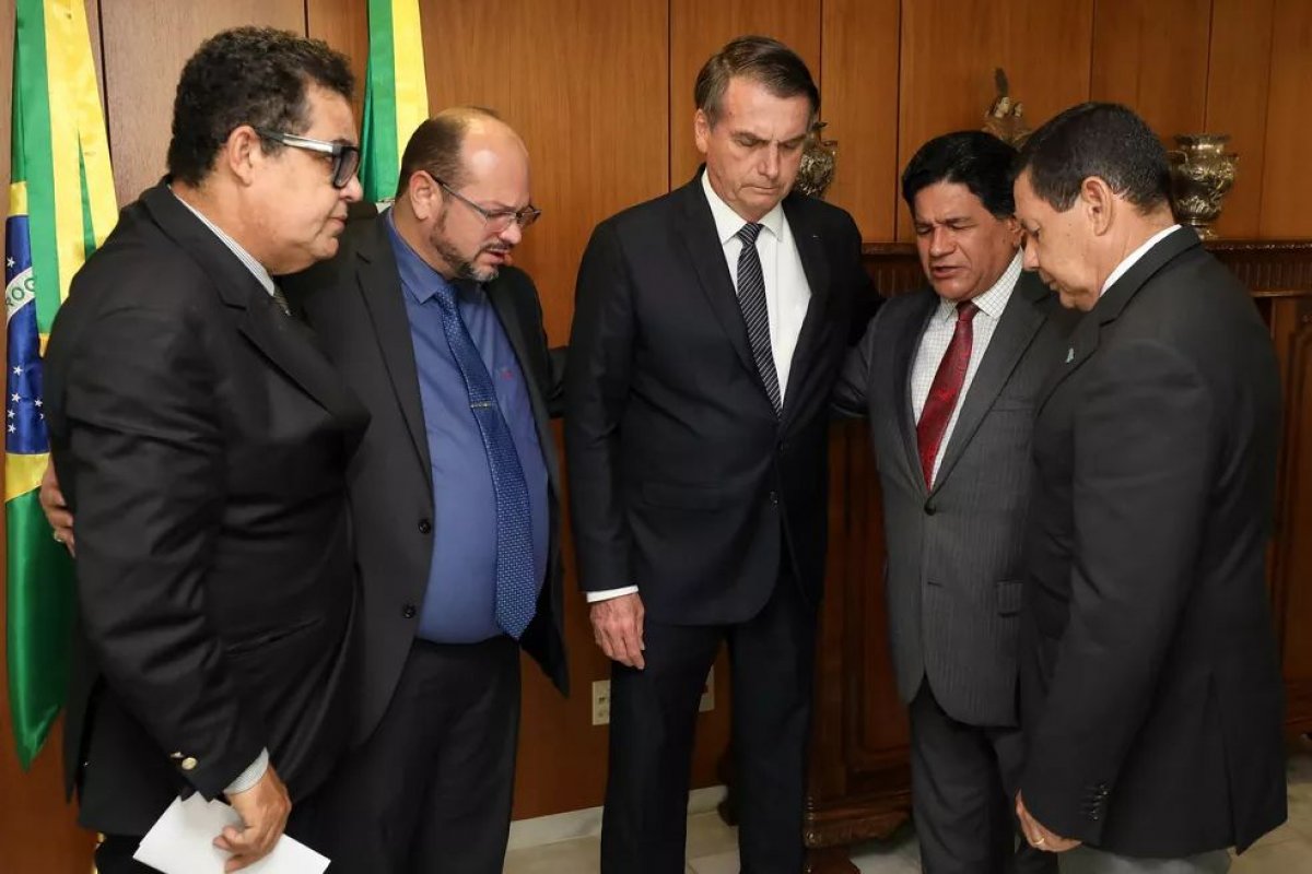 PDT envia representação à PGR para governo revelar dados de visitas de pastores ao Planalto