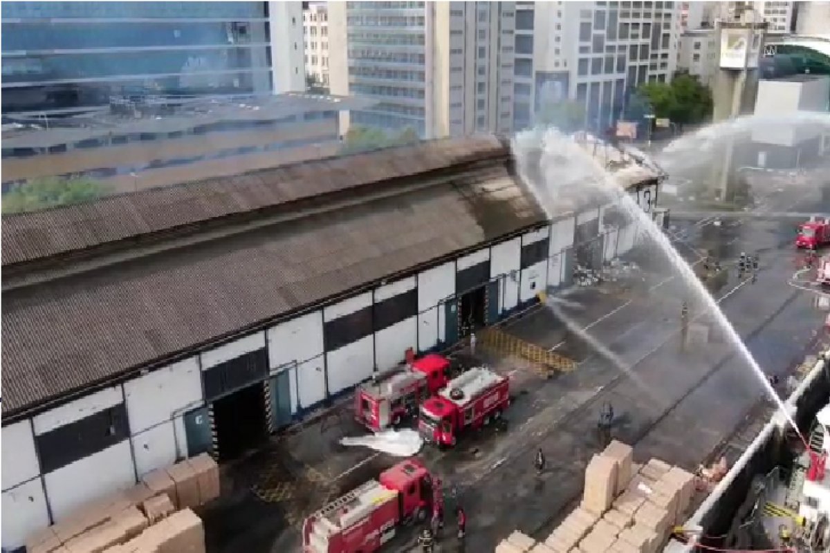 Vídeo: Corpo de Bombeiros afirma que incêndio na Codeba, em Salvador, já foi controlado