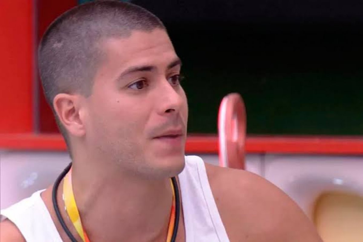 BBB 22:Após trair Maíra Cardi várias vezes, Arthur Aguiar revela estar com medo de que a esposa possa ter se interessado por outro 
