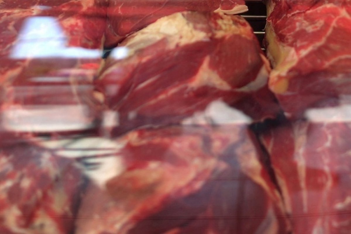 China proíbe temporariamente a importação de carne bovina do Brasil