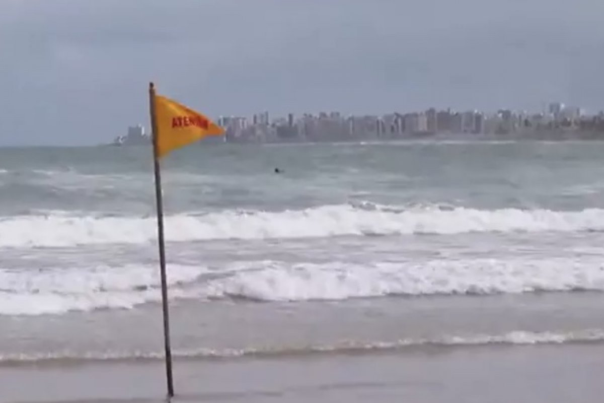 Chuvas: Marinha emite alerta de mau tempo no litoral da Bahia 