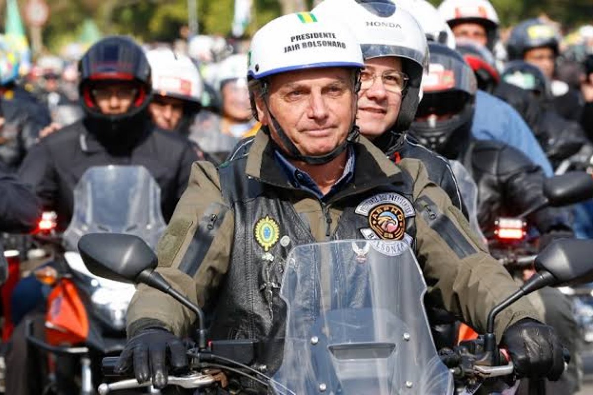 Sexta-Feira Santa: motociata de Bolsonaro teve 3,7 mil pessoas em 2022