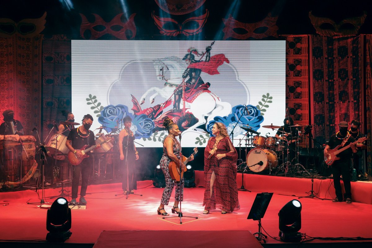 Margareth Menezes recebe Daniela Mercury em show nesta quinta-feira (21)