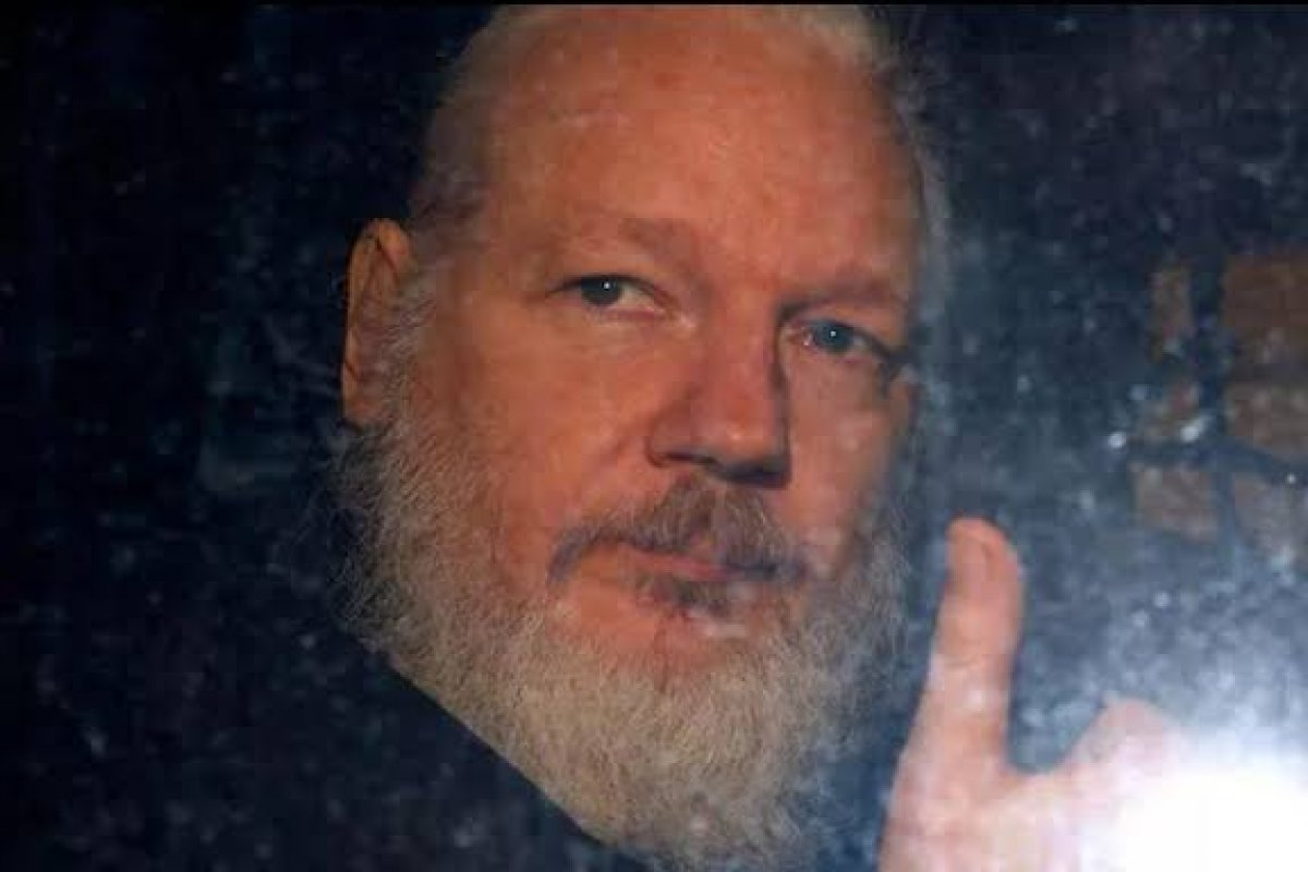 Justiça britânica autoriza extradição de Julian Assange para julgamento nos EUA