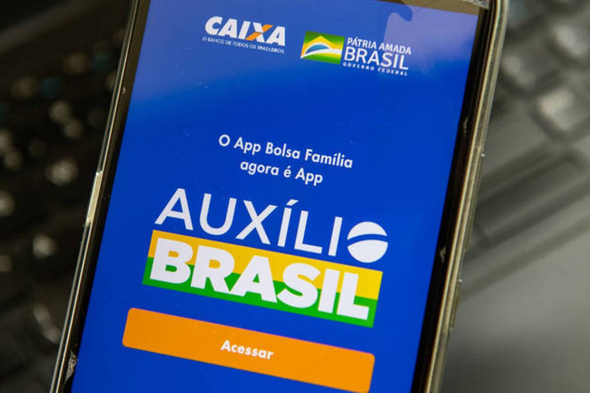 Fila de espera do Auxílio Brasil volta a subir e chega a 3 milhões