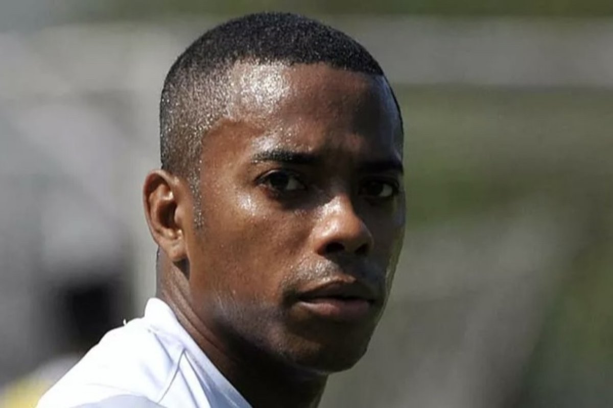 Itália espera que PF localize Robinho para seguir com trâmites da condenação   