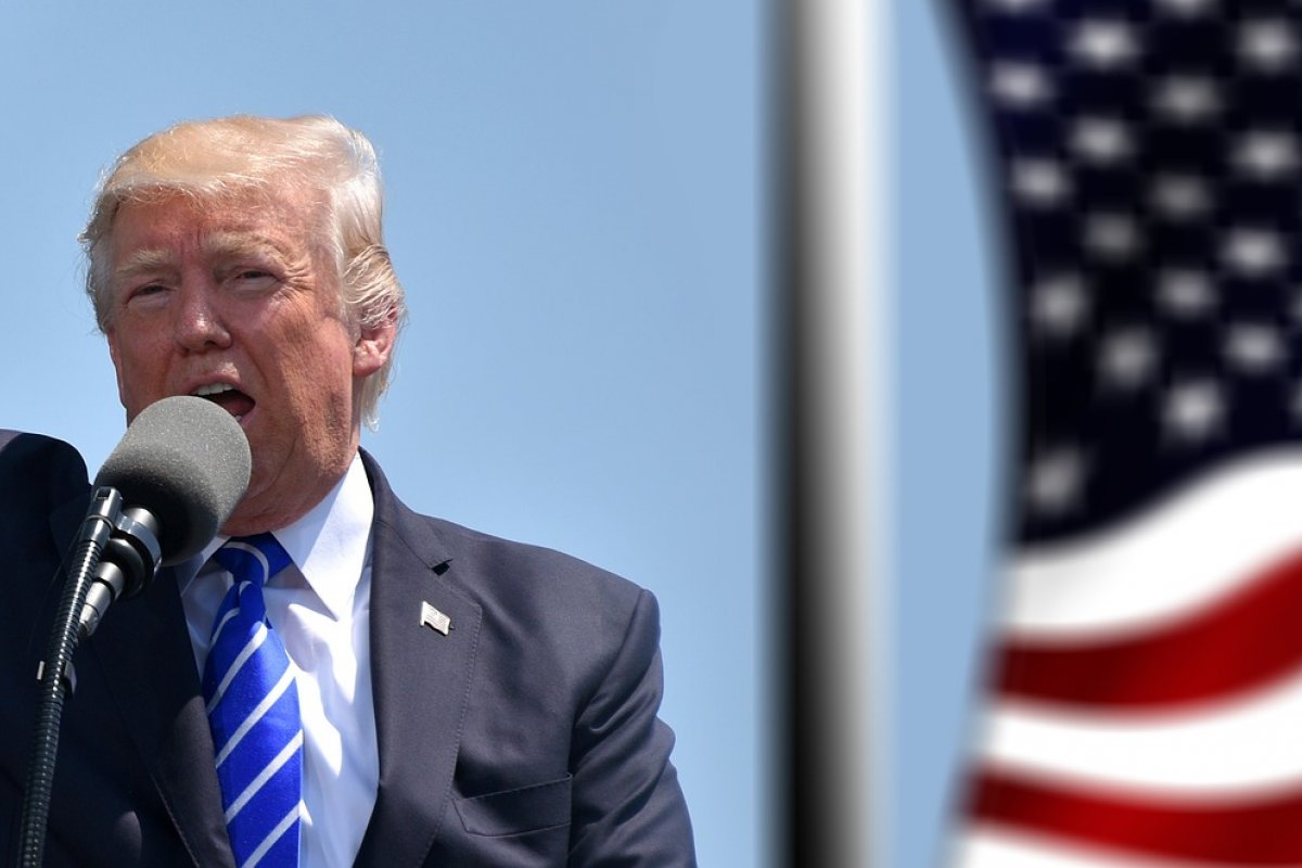 Trump diz que não voltará ao Twitter, após compra da rede social por Elon Musk