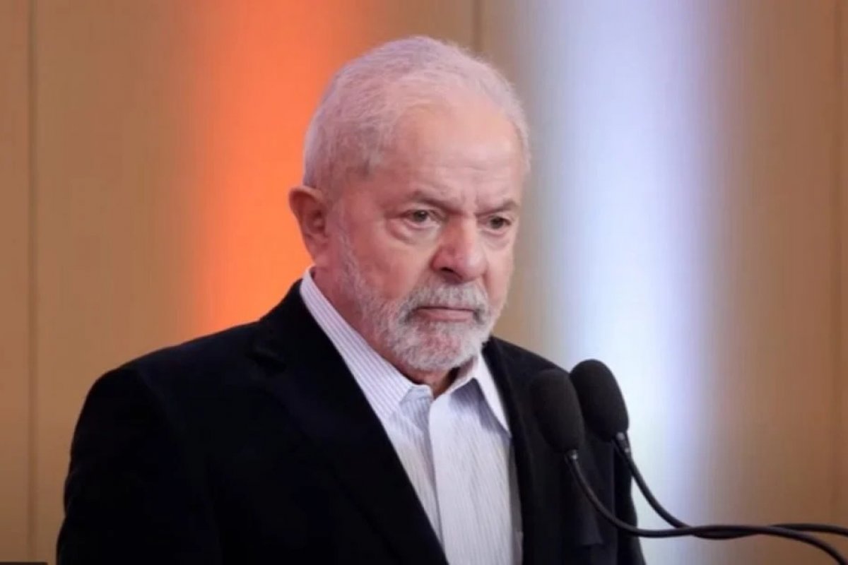 Lula afirma que Bolsonaro foi eleito por narrativa de ‘negar política'