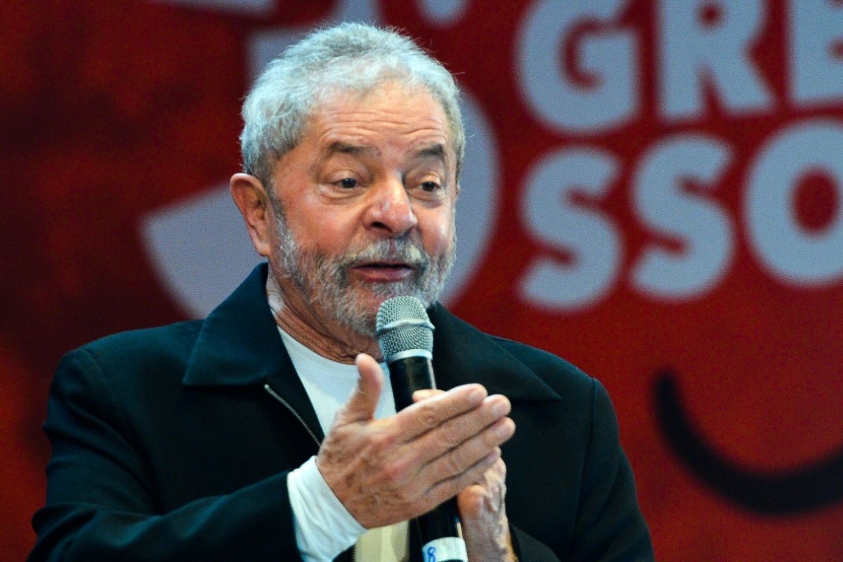 ‘Se são o futuro da nação, eles têm que votar’, diz Lula ao incentivar jovens nas eleições 