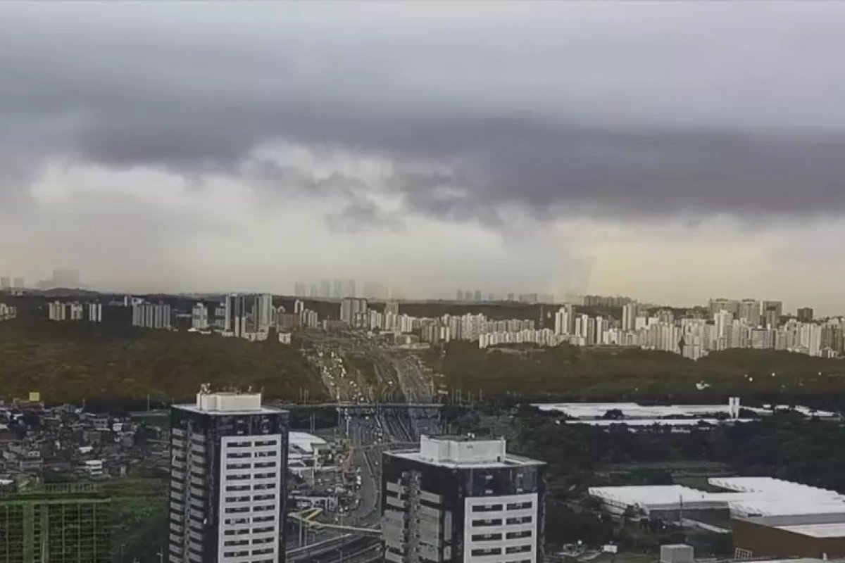 Pancadas de chuva voltam a atingir Salvador nesta quarta-feira (27)